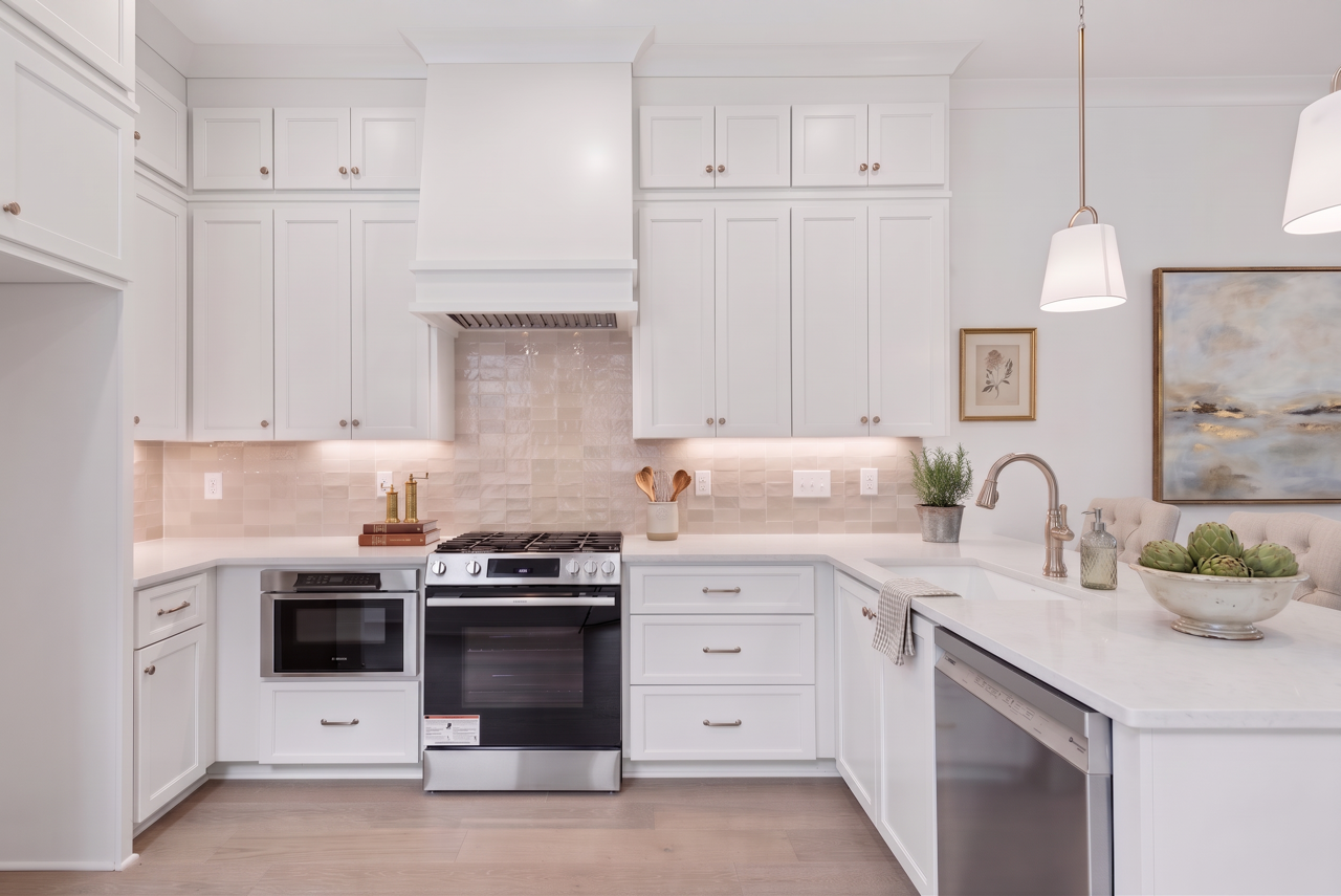 64 SV – Virtually Staged – Kitchen LILY TOWNHOME – AVAILABLE (Homesite #64)