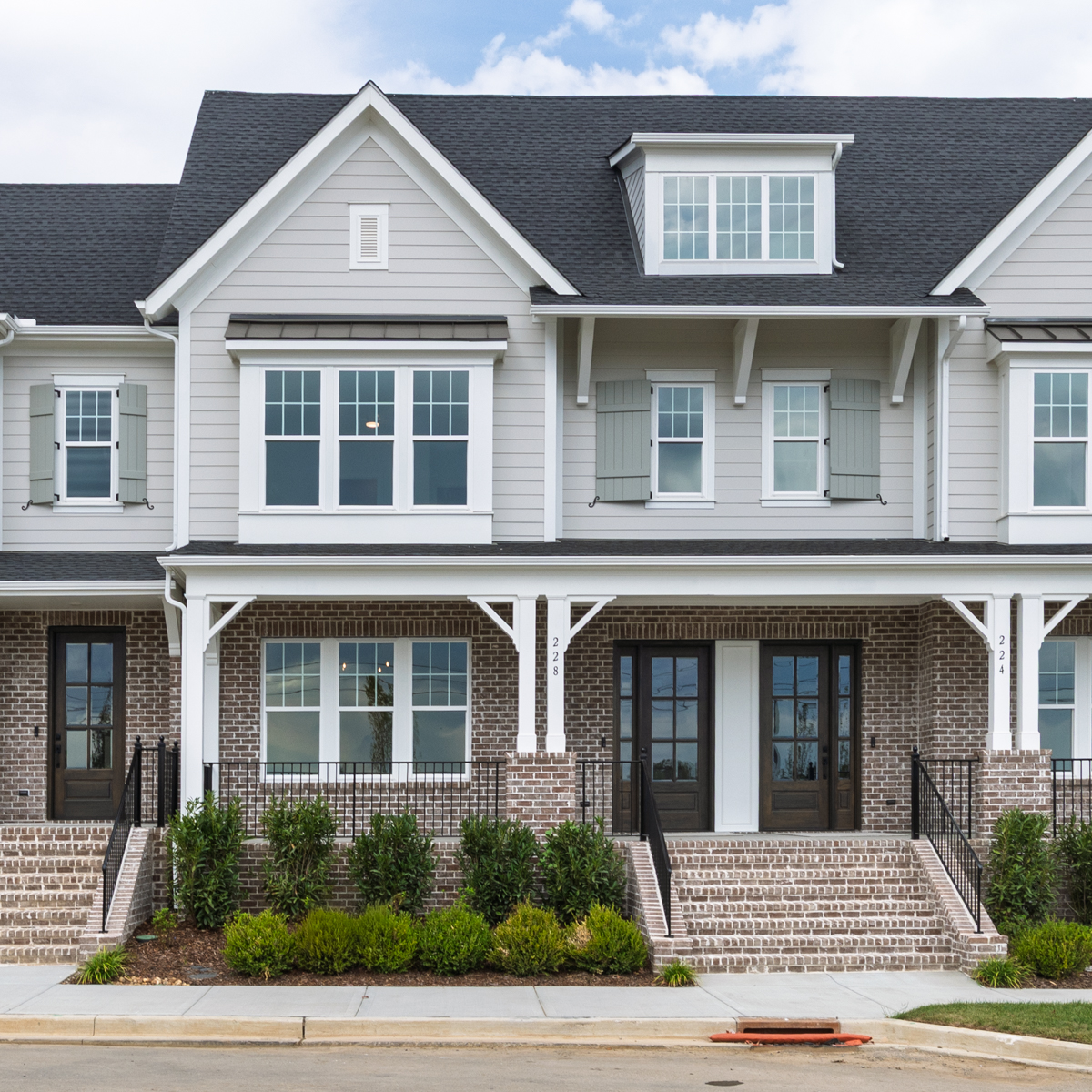 Web_03 LILY TOWNHOME – AVAILABLE (Homesite #64)